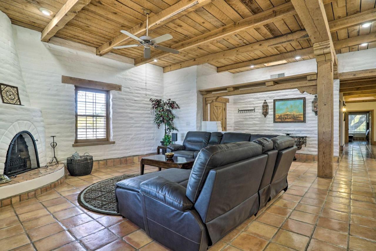 Las Cruces Home La Casa Blanca With Courtyard Kültér fotó