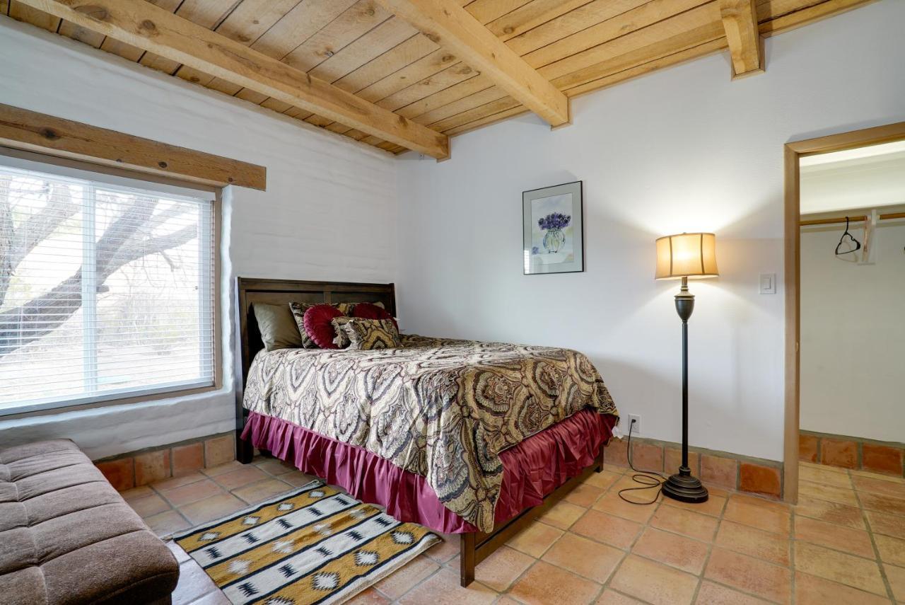 Las Cruces Home La Casa Blanca With Courtyard Kültér fotó