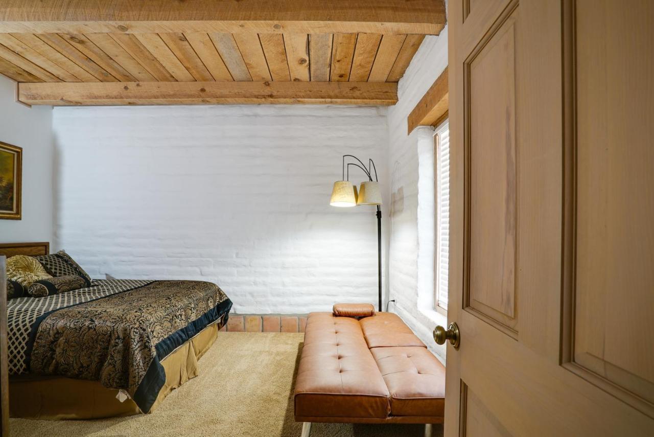 Las Cruces Home La Casa Blanca With Courtyard Kültér fotó